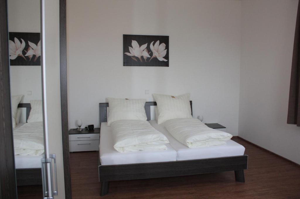 Aparthotel Thai Tawan Rheinhausen Zimmer foto